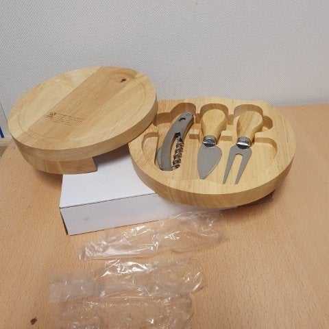 Kaas serveerplankje met messen, Hout, Snij-/serveerplank, Nieuw, Ophalen of Verzenden