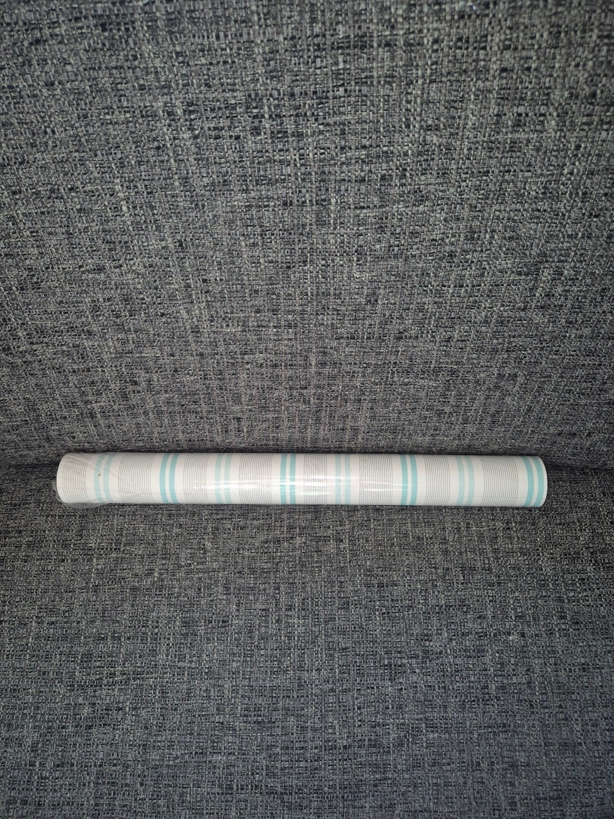 Behangrol met streepjespatroon - Wit/Lichtgroen, Gestreept, Ophalen of Verzenden, Vliesbehang, Minder dan 5 m²