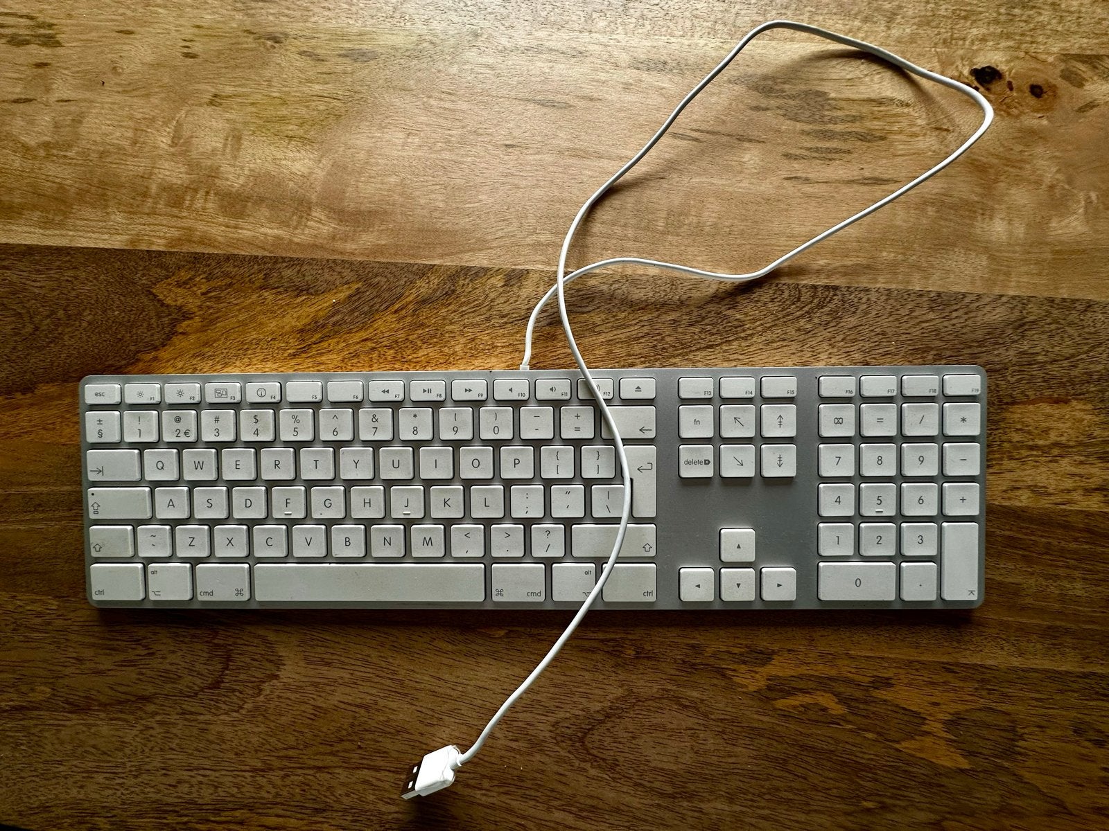 Apple USB nummeriek Toetsenbord - Qwerty - Bedraad, Computers en Software, Gebruikt, Ophalen of Verzenden, Qwerty, Numeriek gedeelte