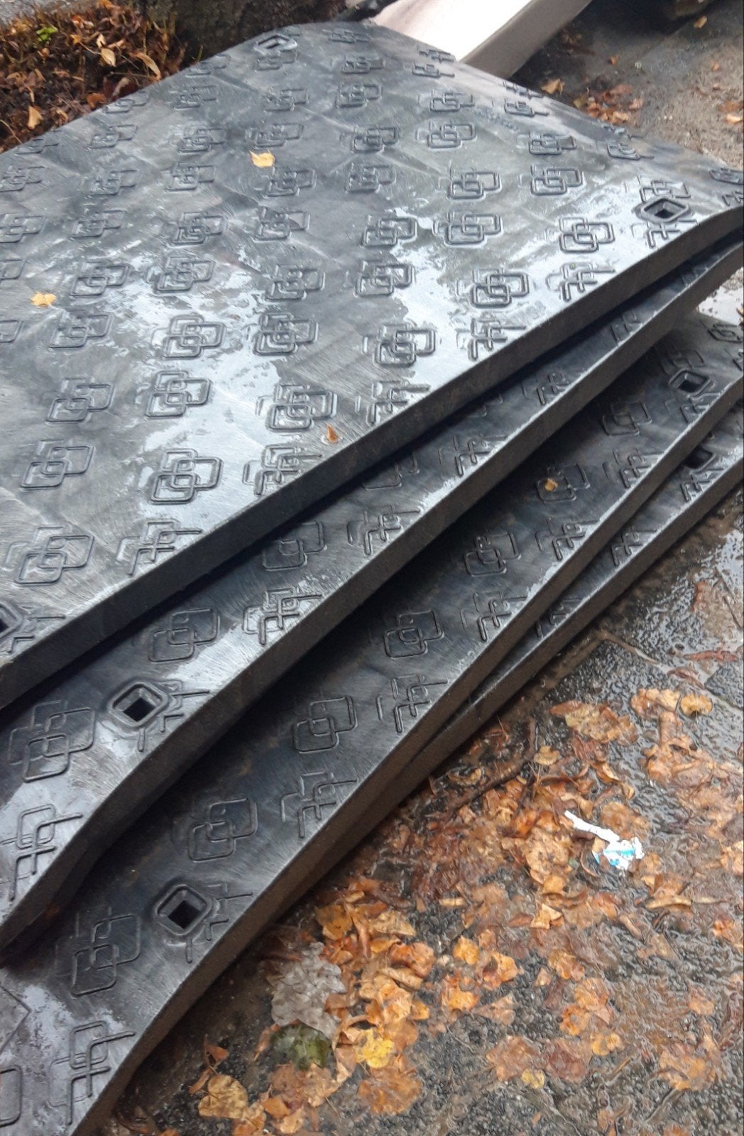Zwarte rijplaten met antislip patroon, Doe-het-zelf en Verbouw, Ophalen of Verzenden, Gebruikt, Overige materialen, 20 tot 50 mm