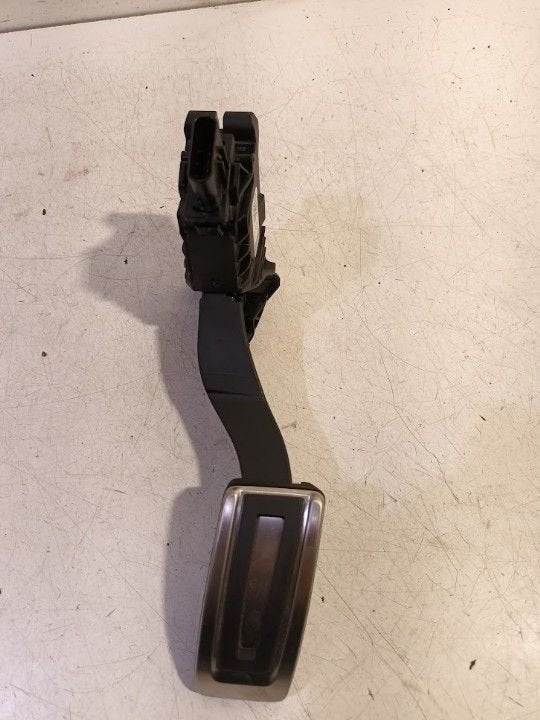 Gaspedaal Skoda Superb, Onderdelen@venauto.nl, Van der Ven Autorecycling B.V., Gebruikt, Ettenseweg 76, 4706 PB Roosendaal, The Netherlands