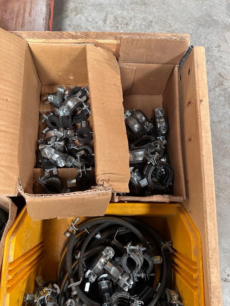 Partij buisklemmen, Ophalen, Gebruikt, 50 tot 100 mm