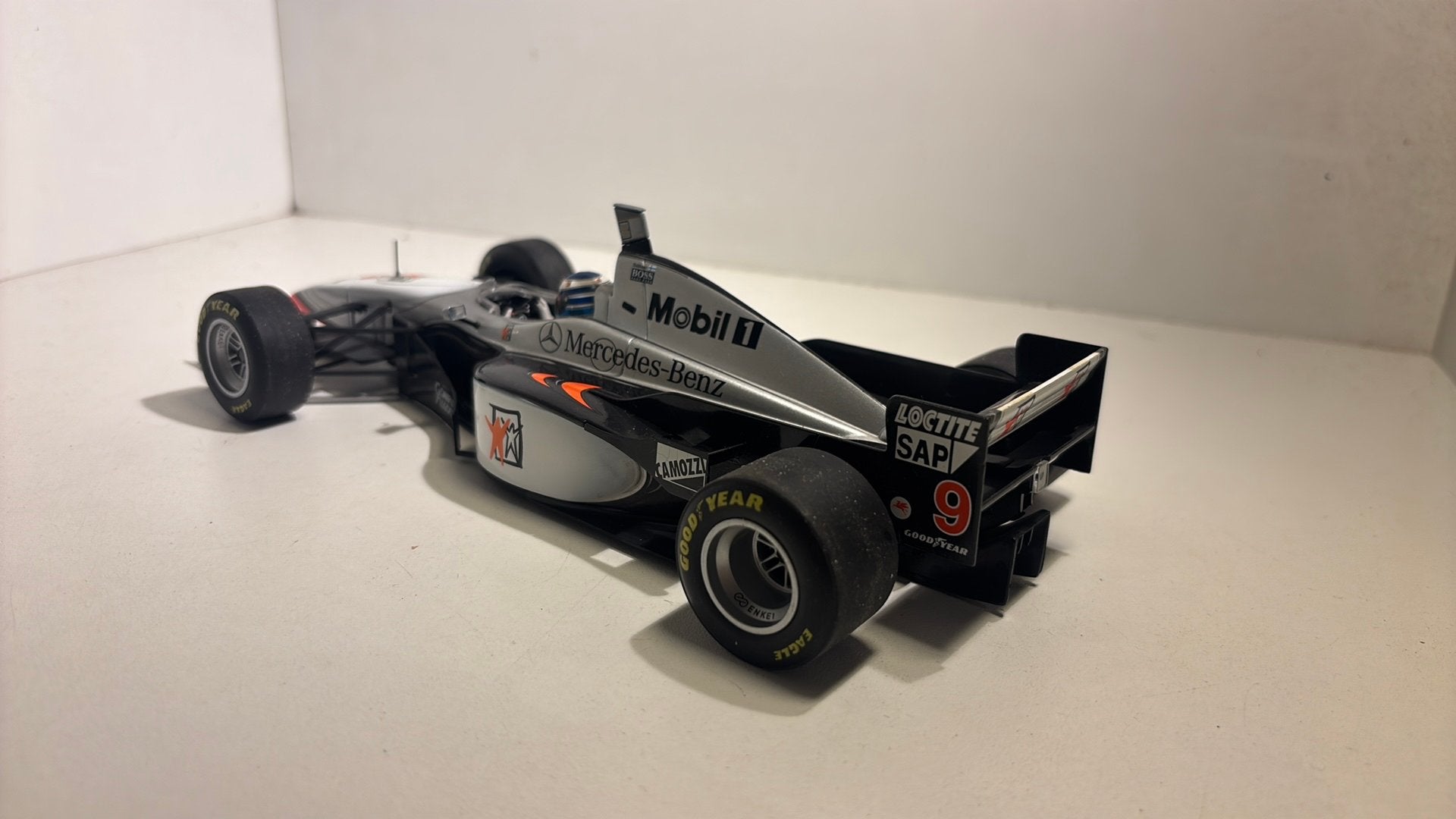 F1 McLaren mercedes mp4/12 hakkinen 1997 minichamps 1.18, Ophalen of Verzenden, MiniChamps, A, A