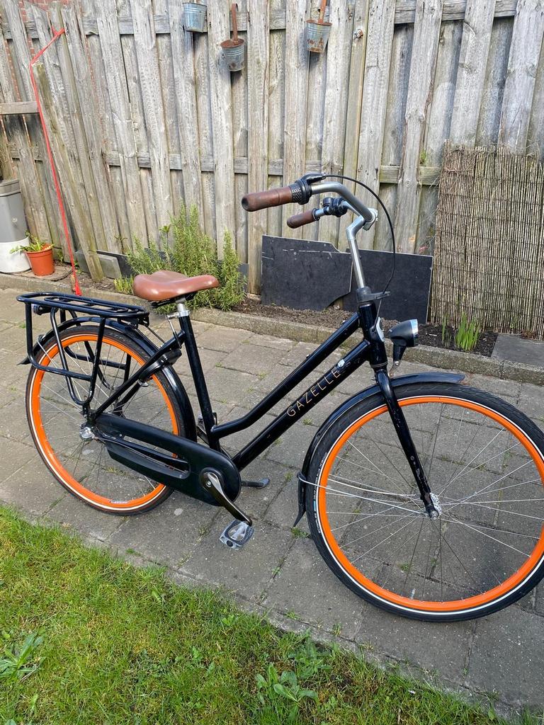 Gazelle fiets met opvallende oranje velgen, Fietsen en Brommers, Fietsen | Dames | Damesfietsen, Ophalen, Gebruikt, Velgrem, Versnellingen