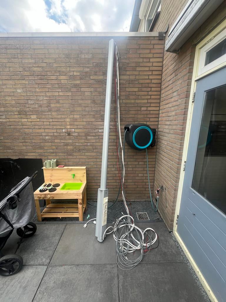 3 meter kantoorzuil met stopcontacten en internet, Ophalen, Zo goed als nieuw