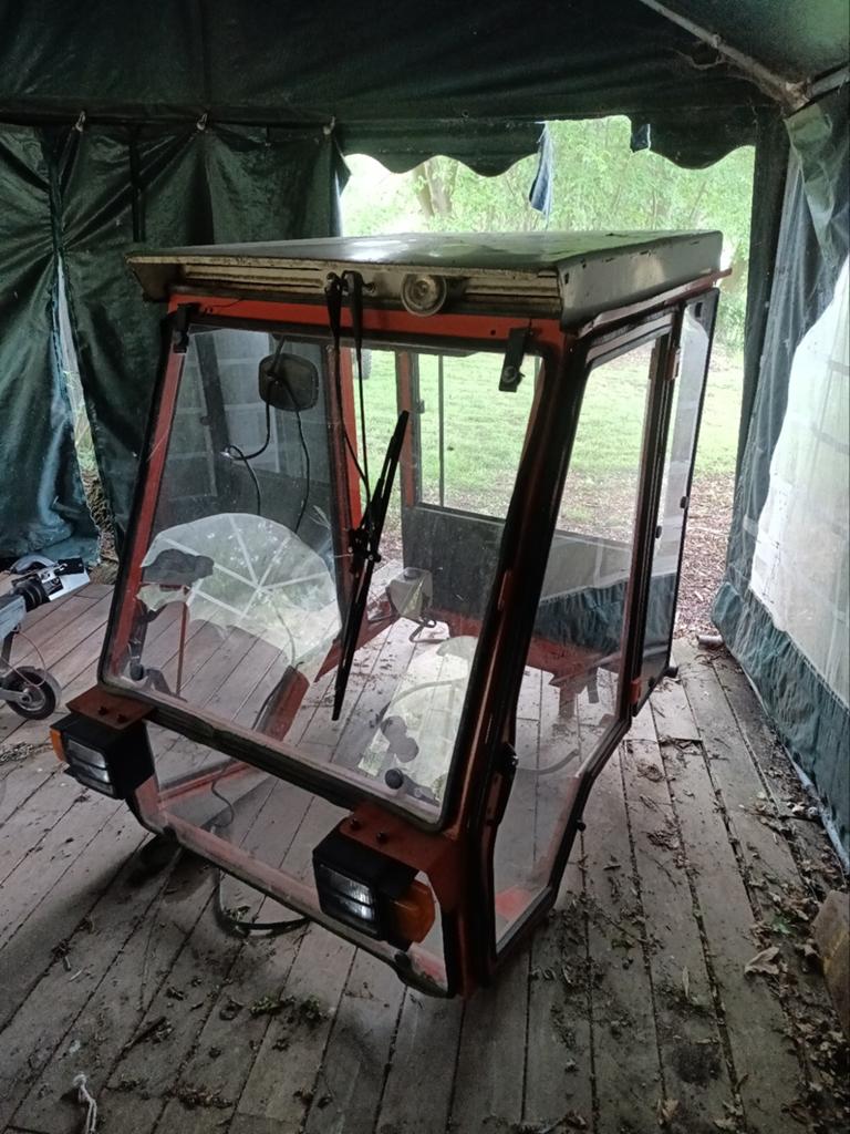 Cabine afkomstig van Kubota F2400 frontmaaier, Ophalen