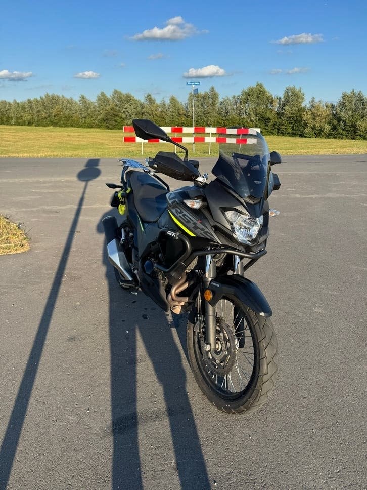 Kawasaki Versys 300 - Compleet uitgerust voor avontuur!, Handvatverwarming, 2 cilinders, Gebruikt, Particulier