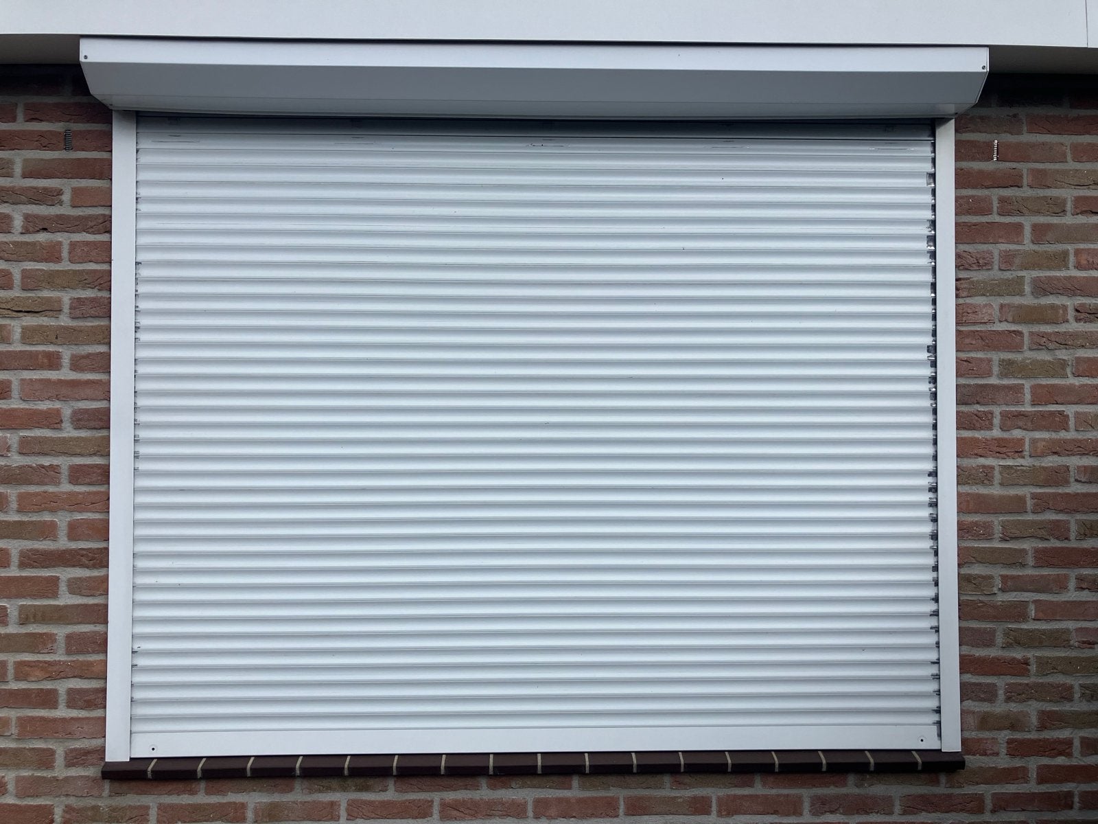 2 Elektrische rolluiken met 5-kanaals afstandsbediening, Doe-het-zelf en Verbouw, Rolluiken, Ophalen, Gebruikt, Wit, 200 cm of meer