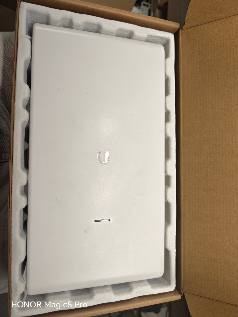 Ubiquiti Unifi AP-AC-M-Pro, Computers en Software, Accesspoints, Gebruikt, Ekkersrijt 3102, 5692CC Eindhoven, Ubiquiti, Ubiquity