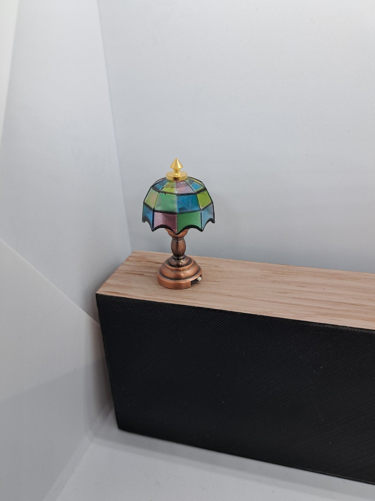 Tiffany lamp op batterij 1:12, Ophalen of Verzenden, Nieuw, Poppenhuis