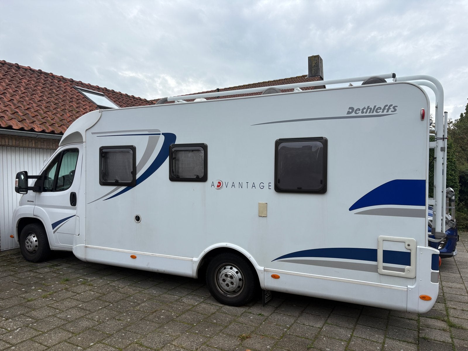 Dethleffs Advantage Camper - Klaar voor avontuur!, Caravans en Kamperen, Vast bed, Particulier, 2000 kg en meer, Douche