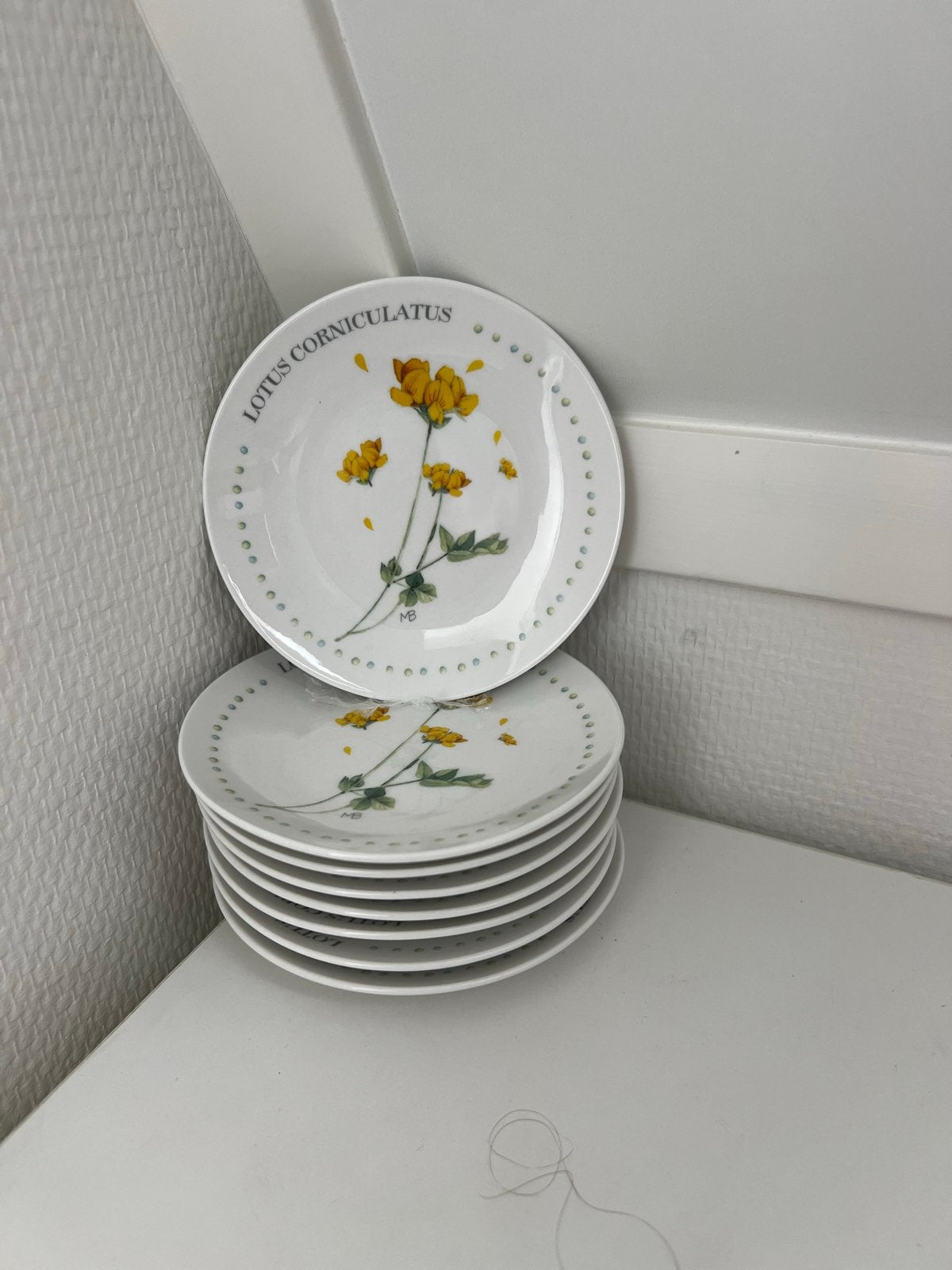 8 Marjolein Bastin Wildflowers petit fours bordjes Lotus, Huis en Inrichting, Keuken | Servies, Gebruikt, Overige merken, Landelijk/Boerenbont