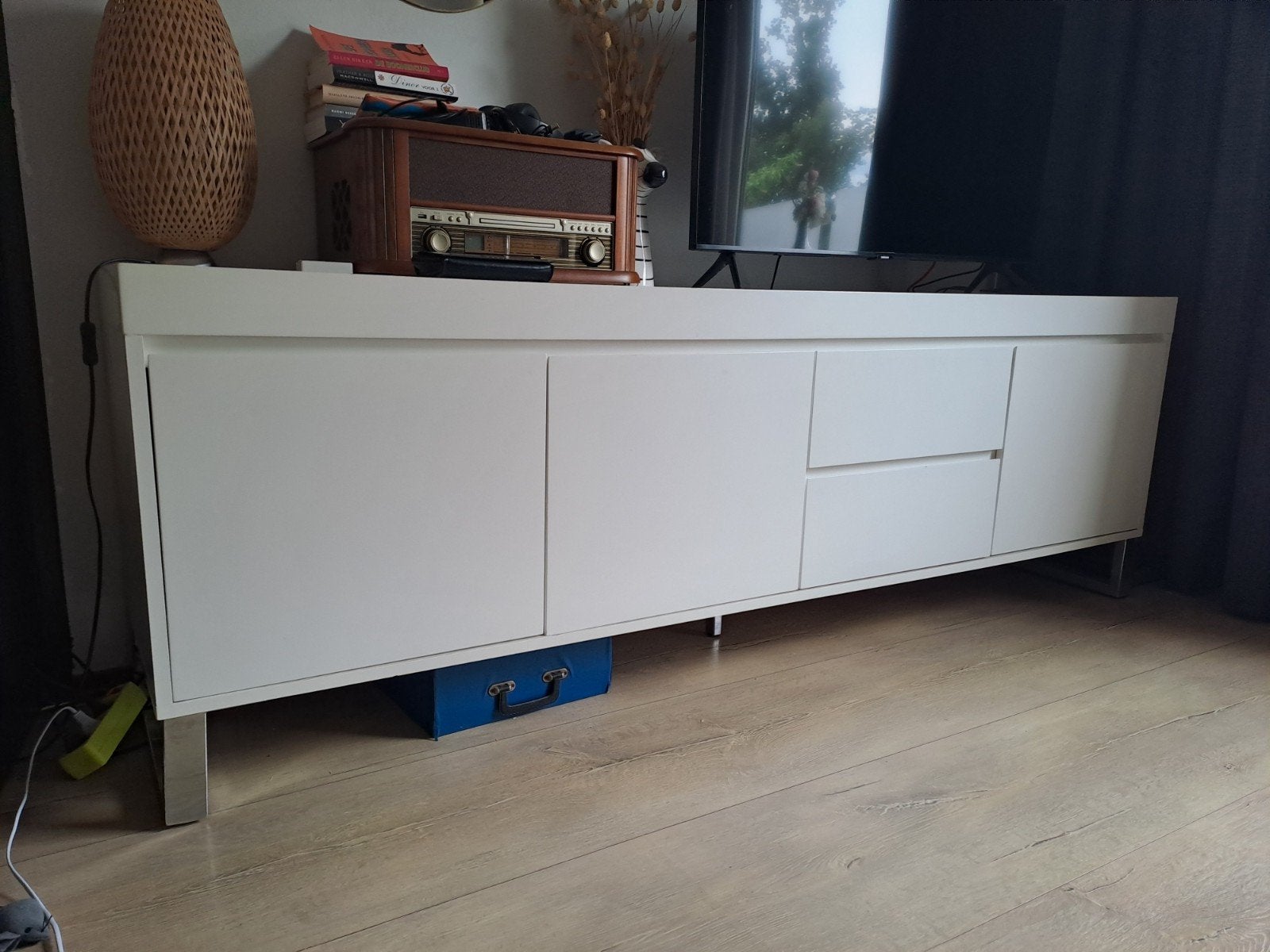 Modern wit dressoir met RVS poten - 210x50x70 cm, Huis en Inrichting, Kasten | Dressoirs, Gebruikt, 200 cm of meer, Modern, Ophalen