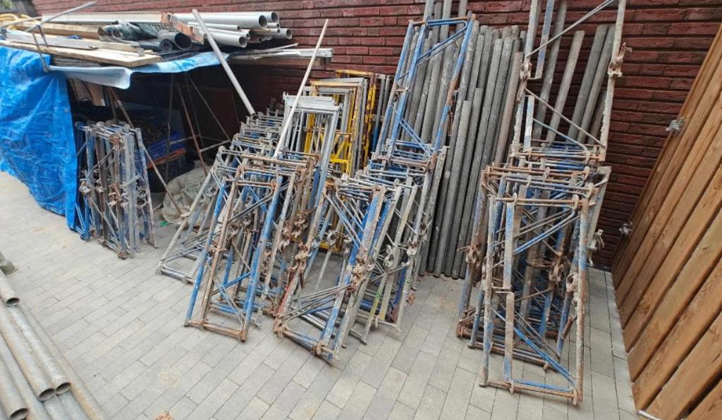Metselboys steiger metsel boys opperboys schragen schraag, Ophalen