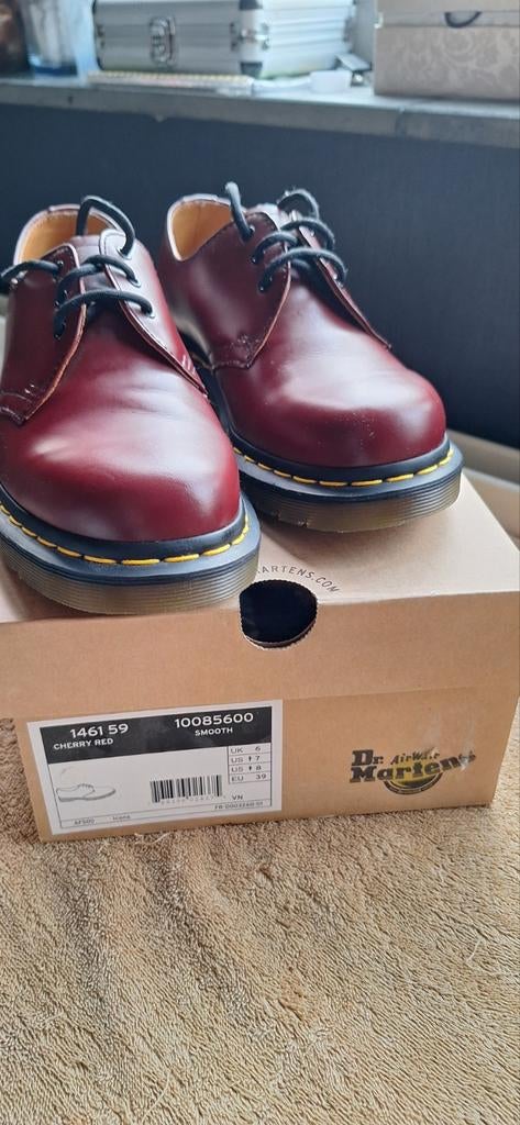 Dr. Martens 1461 laag model - Zo goed als nieuw, Kleding | Dames, Schoenen, Ophalen of Verzenden