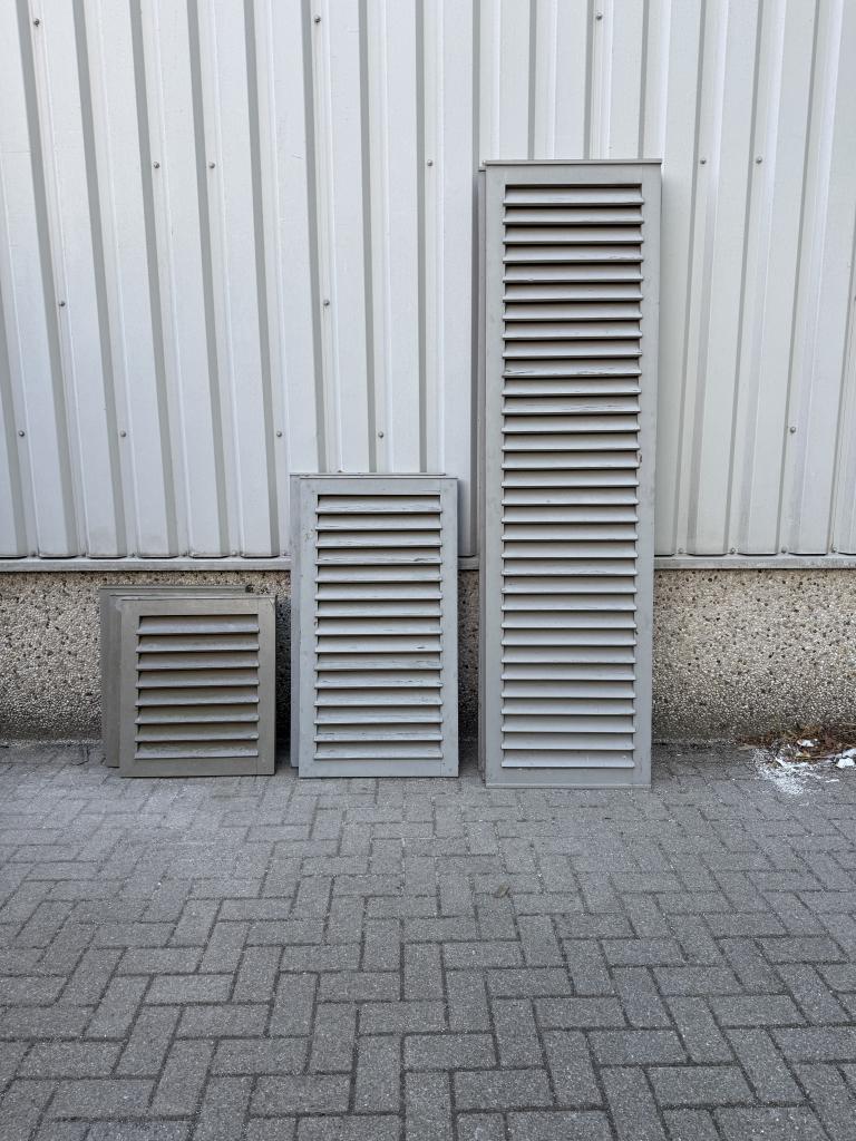 Zeer fraaie louvre luiken, Doe-het-zelf en Verbouw, Deuren en Horren, Zo goed als nieuw, Overige typen, Hout