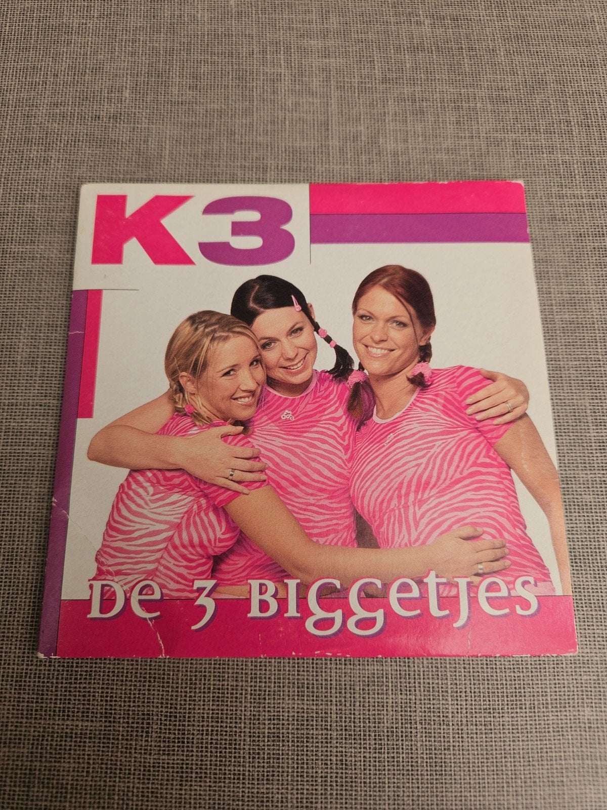 K3 - De 3 Biggetjes CD Single (2003), Ophalen of Verzenden, Gebruikt, Kinderen en Jeugd, Inclusief doosje
