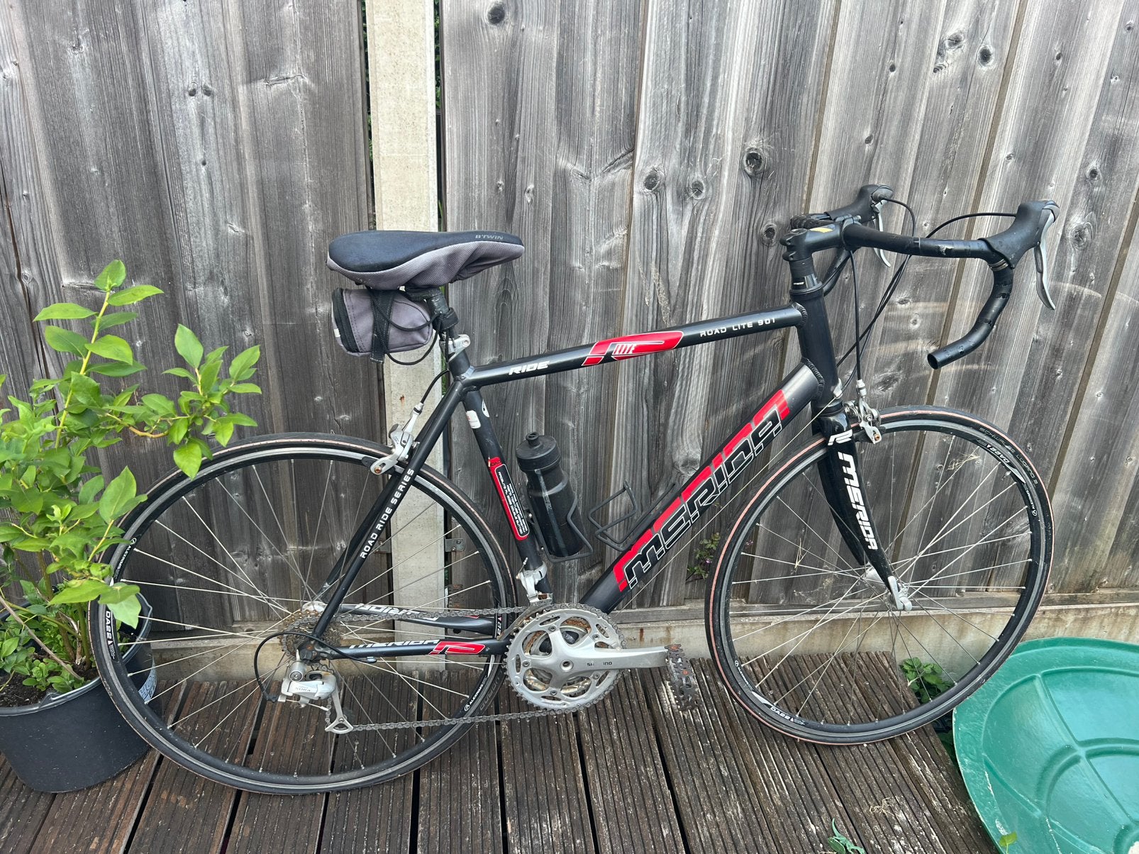 Snelle fiets 100 euro, Fietsen en Brommers, Brommerhelmen, Ophalen, Zo goed als nieuw
