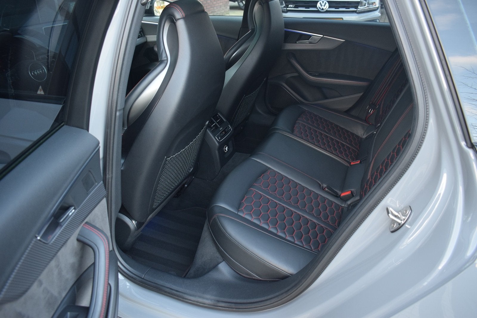 Foto 5 van Audi RS4 2.9 TFSI 450pk Quattro Pano | HUD | Milltek | 360 c