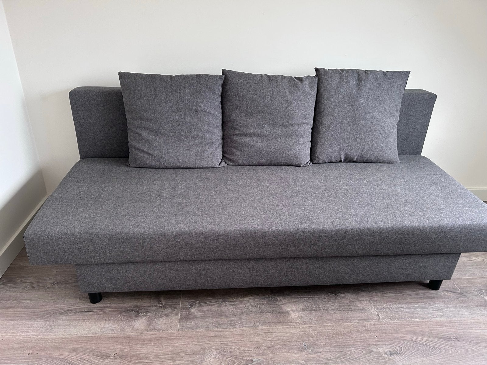 Grijze slaapbank met kussens - IKEA ASARUM, Huis en Inrichting, Slaapkamer | Slaapbanken, Ophalen, Gebruikt, Tweepersoons, 140 cm