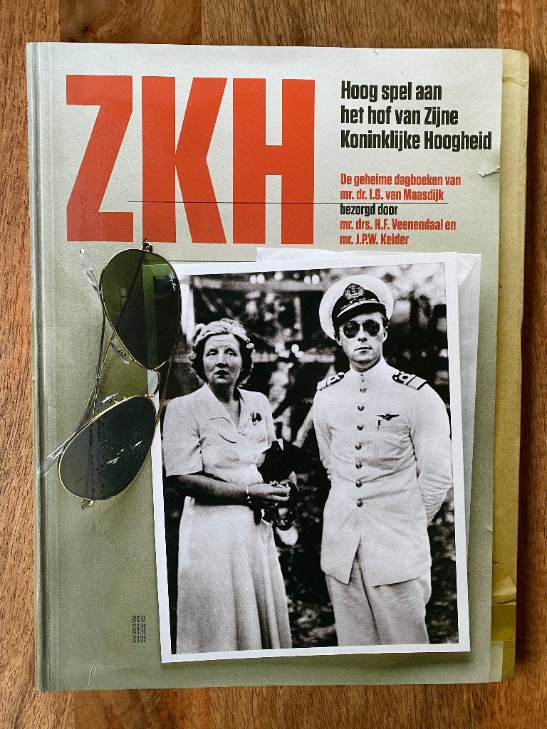 ZKH - H.F. Veenendaal en J.P.W. Kelder, Tweede Wereldoorlog, Ophalen of Verzenden, Zo goed als nieuw, Overige onderwerpen