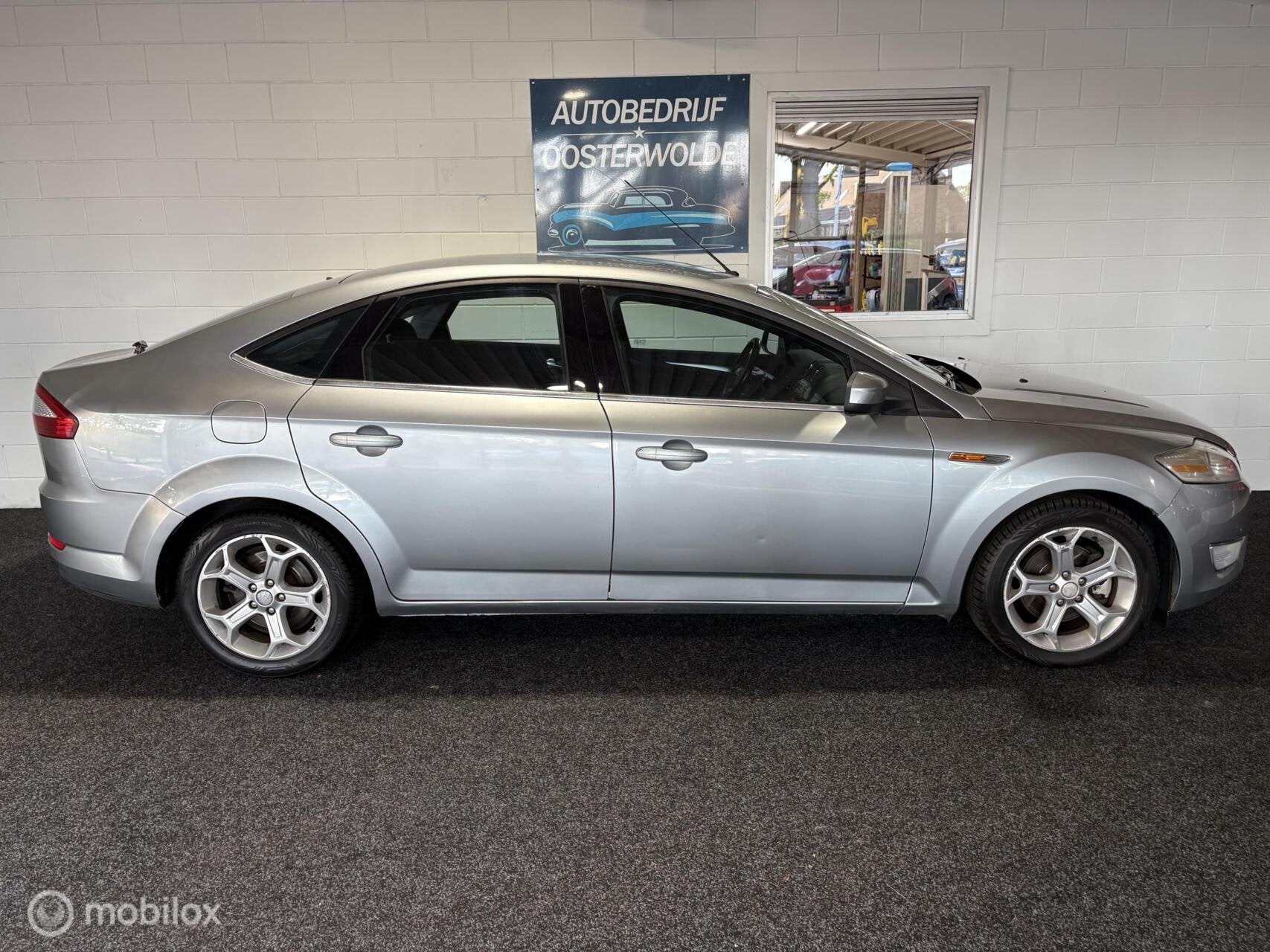 Ford Mondeo 2.5-20V Titanium 5Cyl - Apk - Airco - Cruise, Auto's, Ford, Voorwielaandrijving, 745 kg, Stof, Zwart