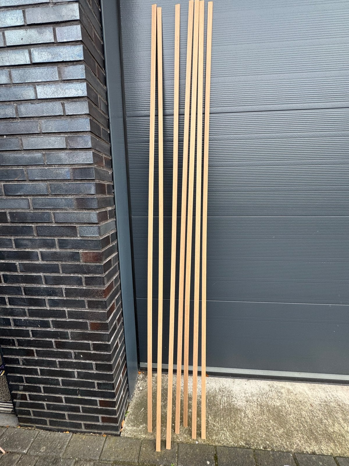 Plakplinten 2,49m - 7 hele lengtes en 1 gebroken lengte, Ophalen, Overige materialen, Gebruikt, 200 tot 250 cm