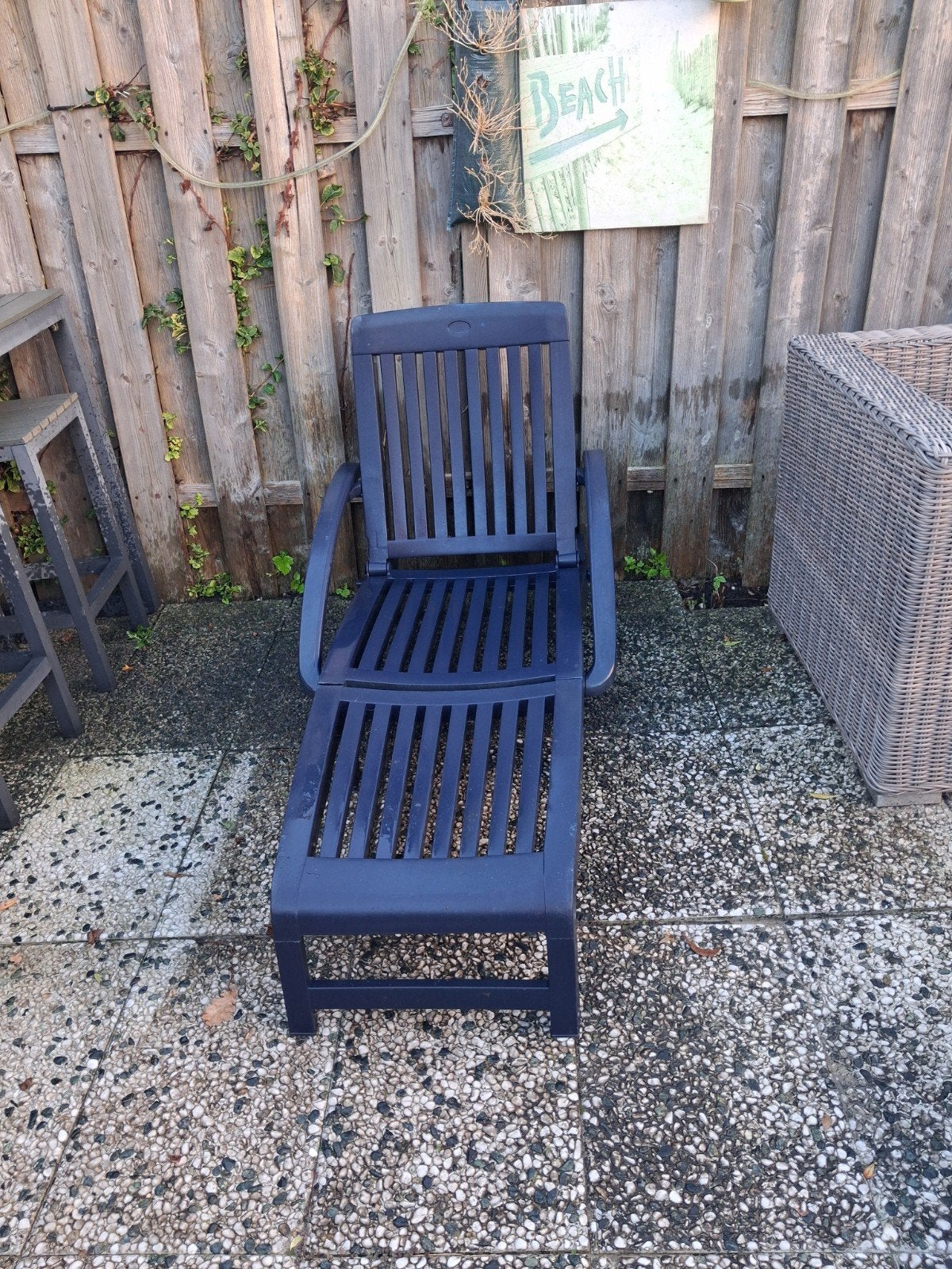 Ligbed met wielen en verstelbare rugleuning, Tuin en Terras, Ophalen, Gebruikt, Kunststof, Verstelbaar