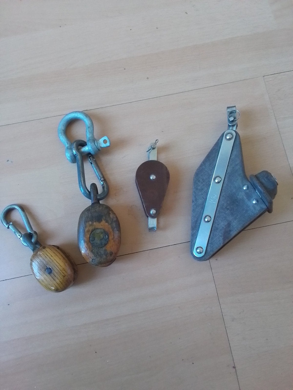 Vier oude katrolletjes, Ophalen of Verzenden, Gebruikt