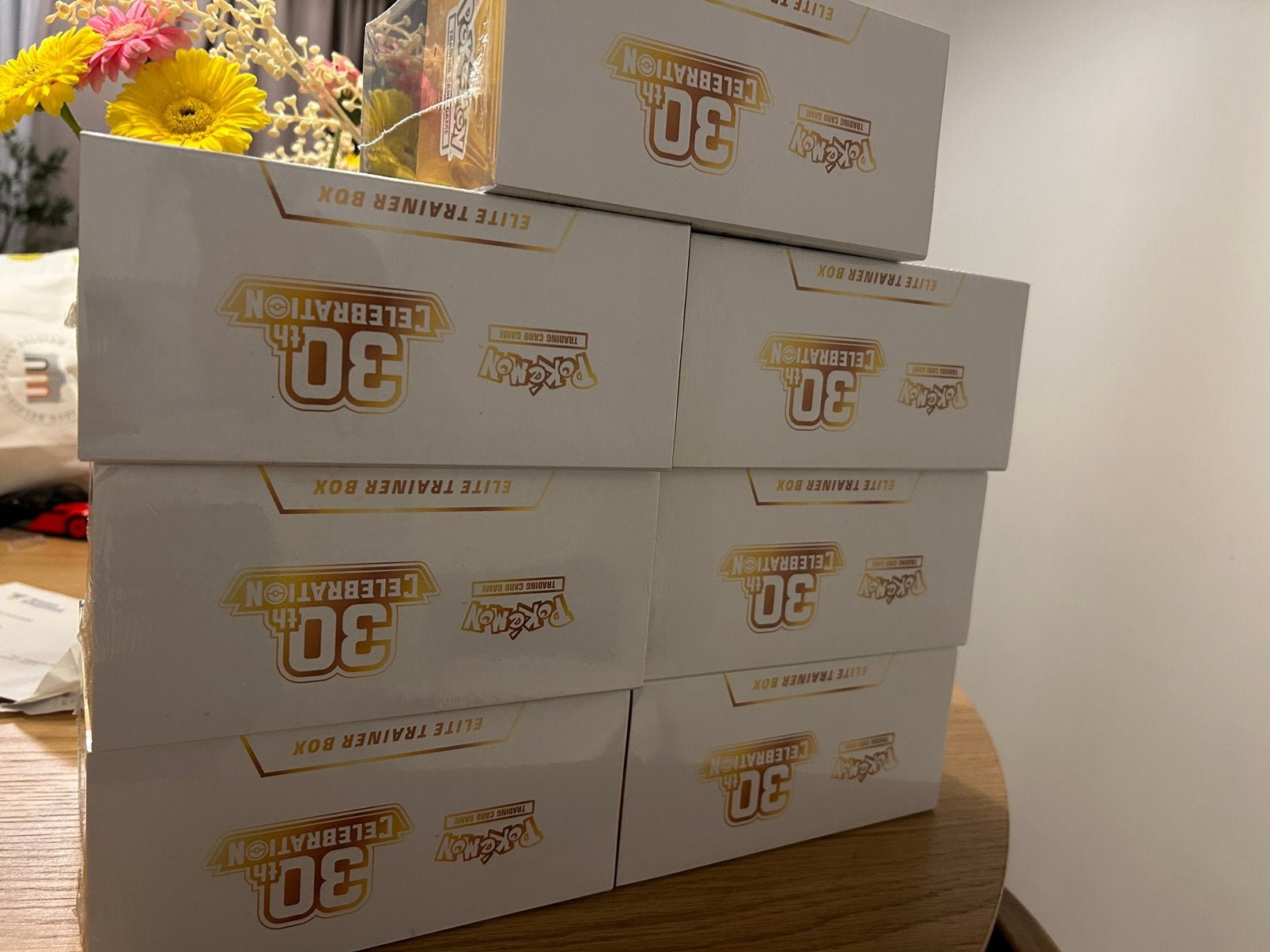 Pokémon Elite Trainer Boxen 30th Celebratio, Hobby en Vrije tijd, Ophalen of Verzenden, Nieuw, Boosterbox