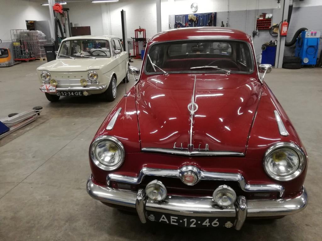 Simca Aronde 9    bj 1953 Rood.., Auto-onderdelen, Overige Auto-onderdelen, Ophalen of Verzenden