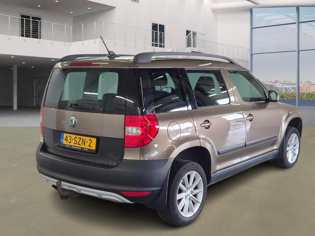 Skoda Yeti 1.2 TSI Tour|AUT|NAVI|TREKHAAK|CRUISE|PSENSOR|, Gebruikt, 680 kg, 4 cilinders, Bruin