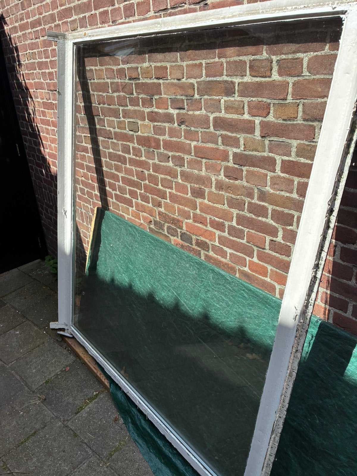 Kozijn metaal met dubbel glas. 167 x 152.  Gratis, Gebruikt, Raamkozijn, Hout, Ophalen