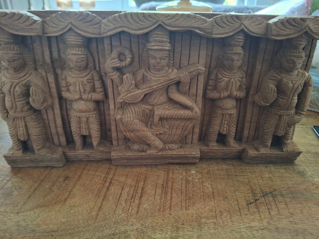 Handgesneden Indiaas houtsnijwerk met godenfiguren, Houtsnijwerk, Ophalen of Verzenden, Handgemaakt, 20 - 50 cm
