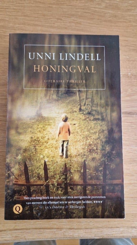 Honingval - Unni Lindell   deel 6, Unni Lindell, Scandinavië, Ophalen of Verzenden, Zo goed als nieuw
