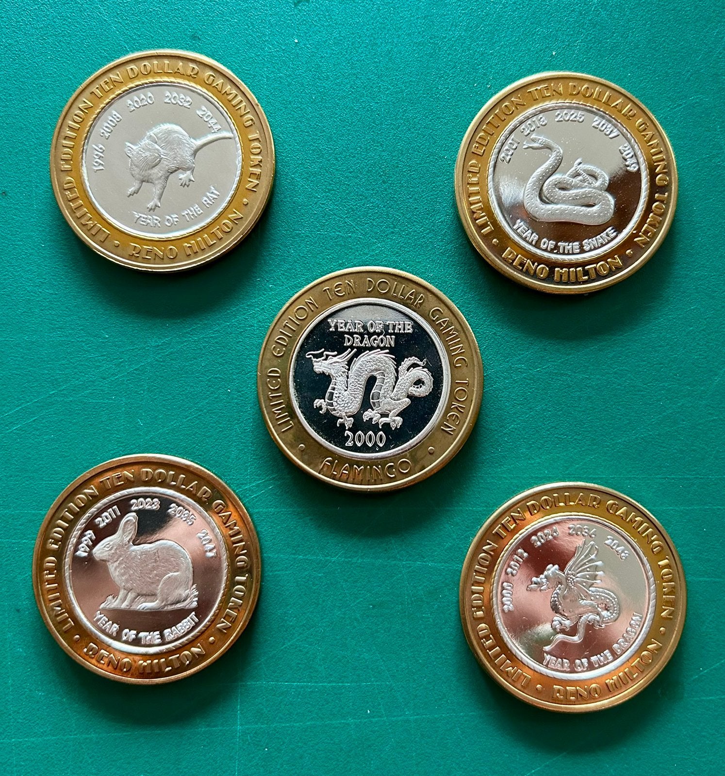 5 Casino munten Hilton .999 puur zilver Chinees jaar Dragon, Ophalen of Verzenden, Noord-Amerika, Zilver