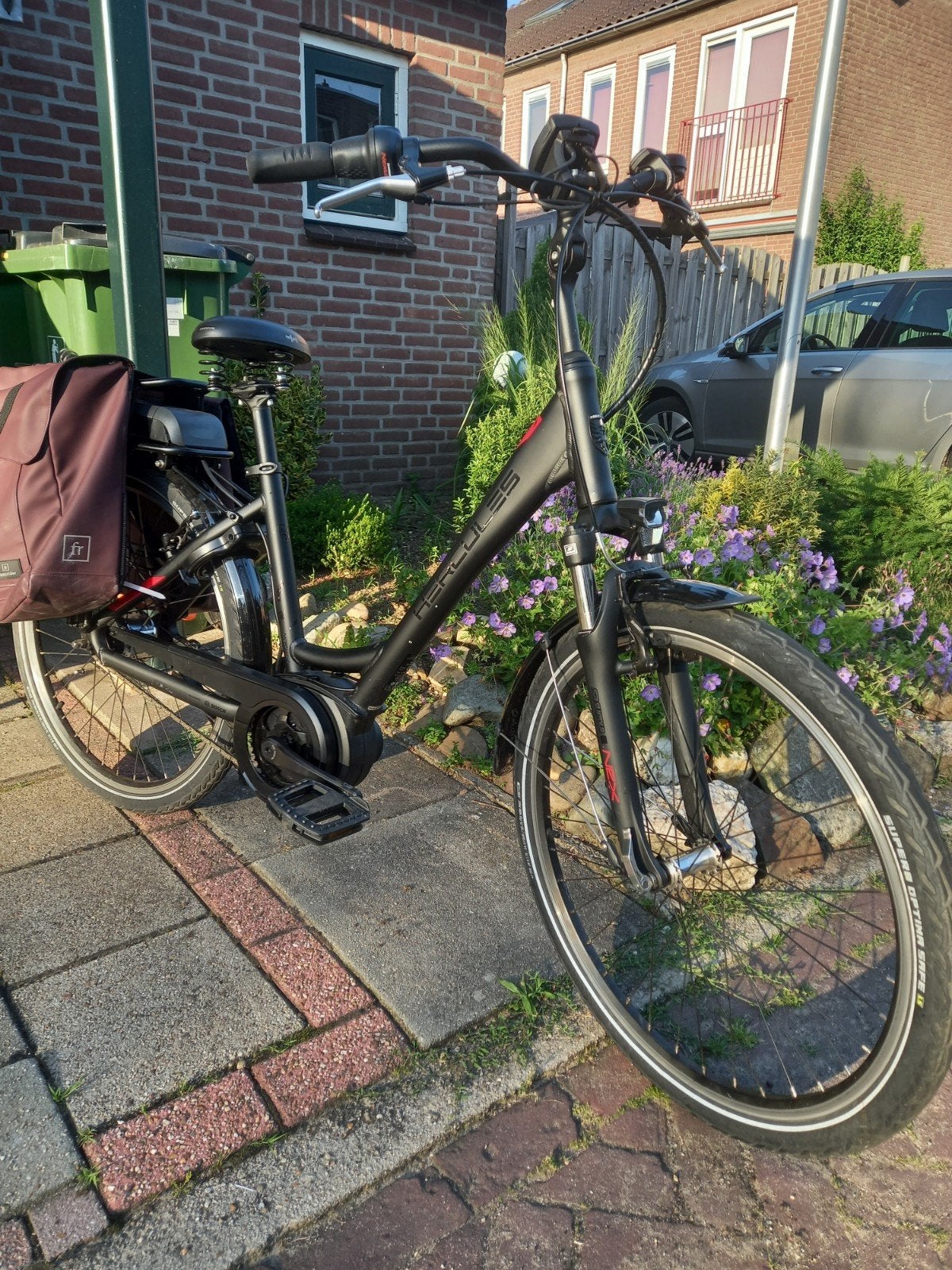 Hercules F7 elektrische damesfiets Bosch, Ophalen, Zo goed als nieuw, Gazelle, Versnellingen