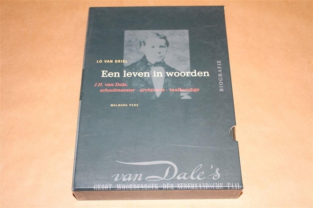 Een leven in woorden - J.H. van Dale - Schoolmeester, archiv, Ophalen of Verzenden, Zo goed als nieuw