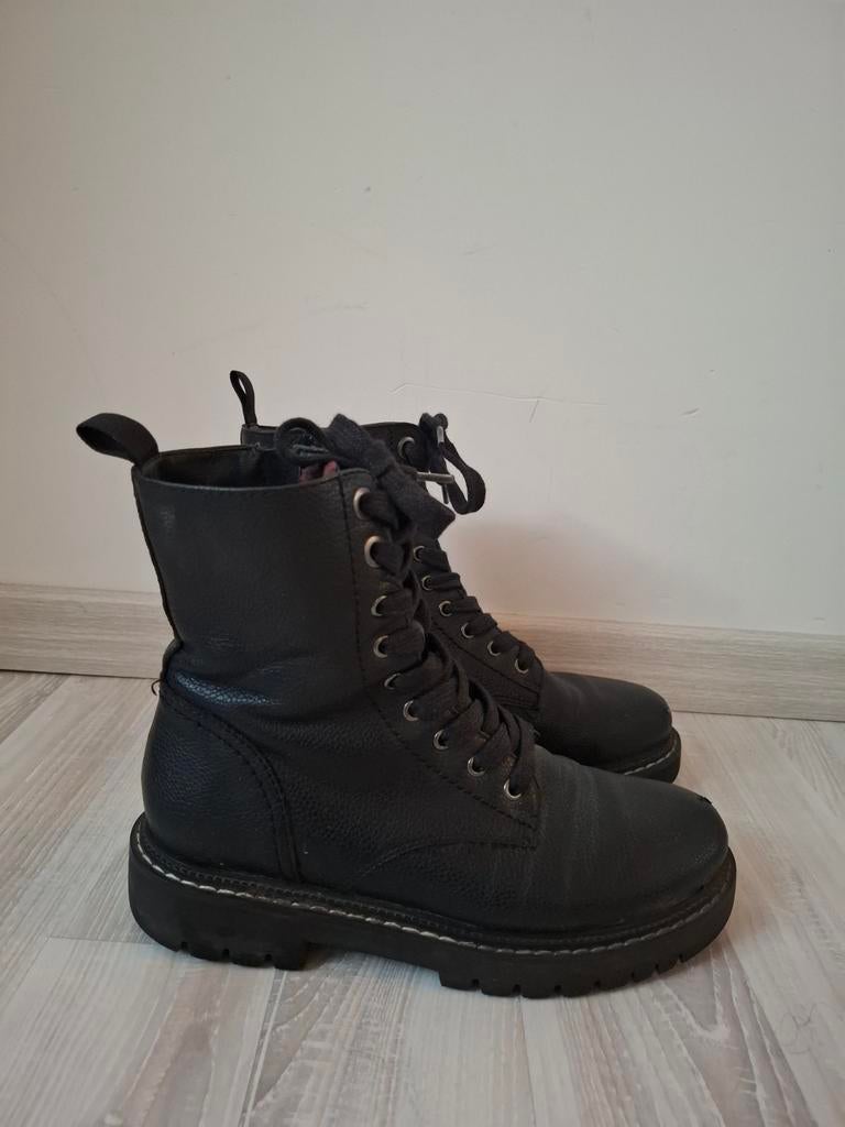 Zwarte dr martens boots Van Haren maat 38, Kleding | Dames, Schoenen, Zwart, Lage of Enkellaarzen, Ophalen of Verzenden, Onbekend