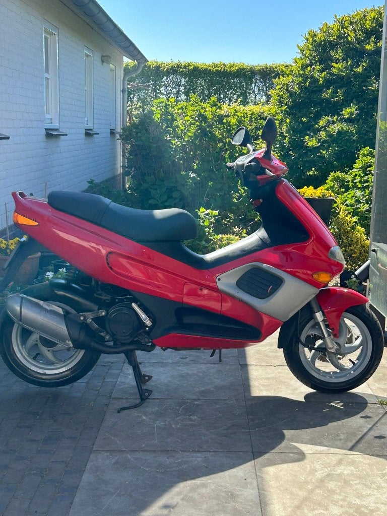 ️Gilera runner 50cc 2 takt darkdream rood netjes️, Fietsen en Brommers, Scooters | Piaggio, Niet ingevuld, Niet ingevuld, Niet ingevuld