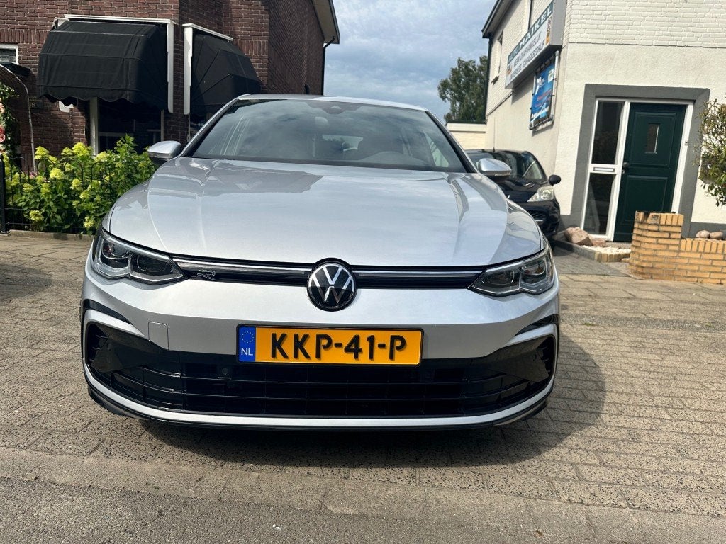 Volkswagen GOLF 1.5 ETSI 2x R-LINE BNS+ DSG AUTOMAAT, Auto's, 4 cilinders, Met garantie (alle), Bedrijf, 1252 kg