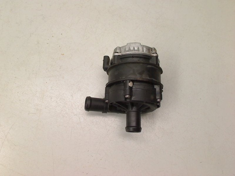 Waterpomp Audi A3 Sportback (8VA/8VF) (2014-05/..) 04L965567, Gebruikt, Auto-Union-Straße  1, Ingolstadt 85057, , Duitsland, Info@audi.de
