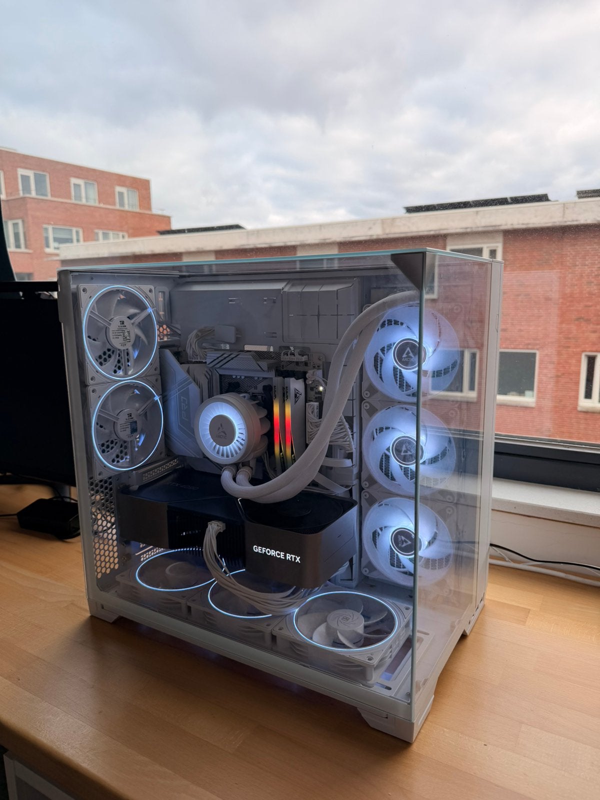 Lian Li o11 Vision Compact + Asrock X870 Pro RS WiFi, Ophalen, Zo goed als nieuw