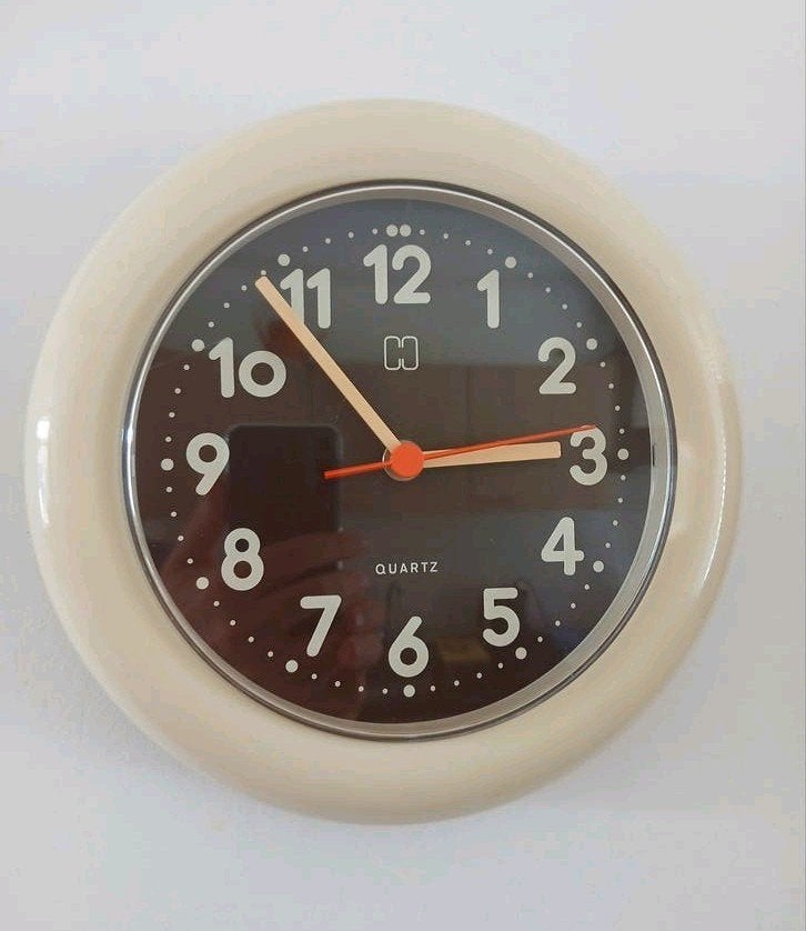 vintage, jaren 70, Hema wandklok, keukenklok, kantoorklok, Ophalen of Verzenden, Gebruikt, Wandklok