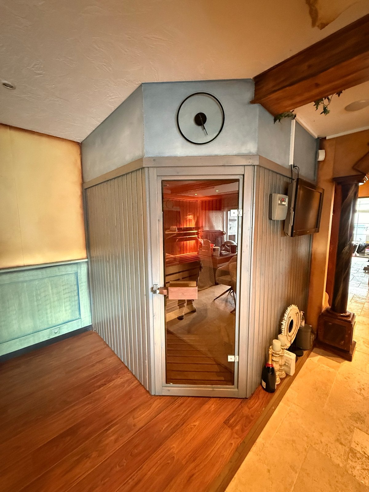 Ruime 6-persoons sauna met Harvia bediening, Sport en Fitness, Ophalen, O, O, O