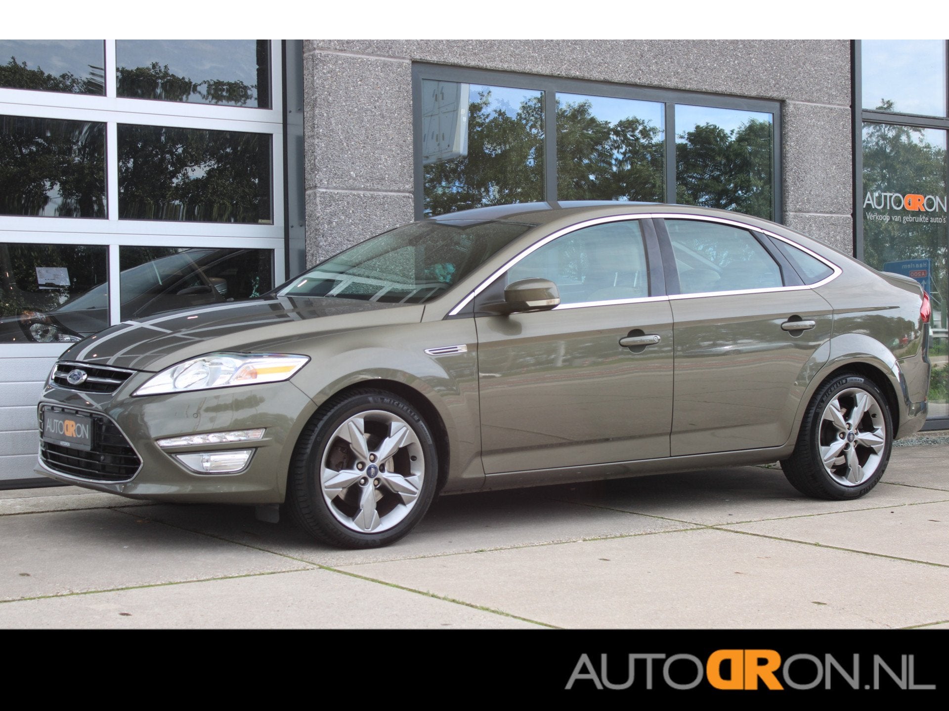 Ford Mondeo 1.6 Ecoboost 161 Pk Titanium HB Dealer Onderhoud, Auto's, Voorwielaandrijving, 15 km/l, Gebruikt, Beige