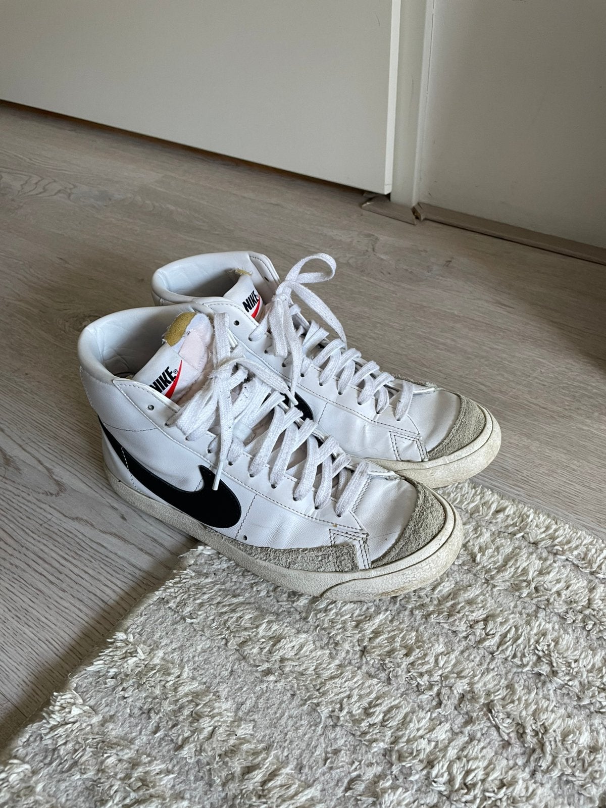 Nike Blazer Mid '77, Wit, Ophalen of Verzenden, Sneakers of Gympen, Gedragen