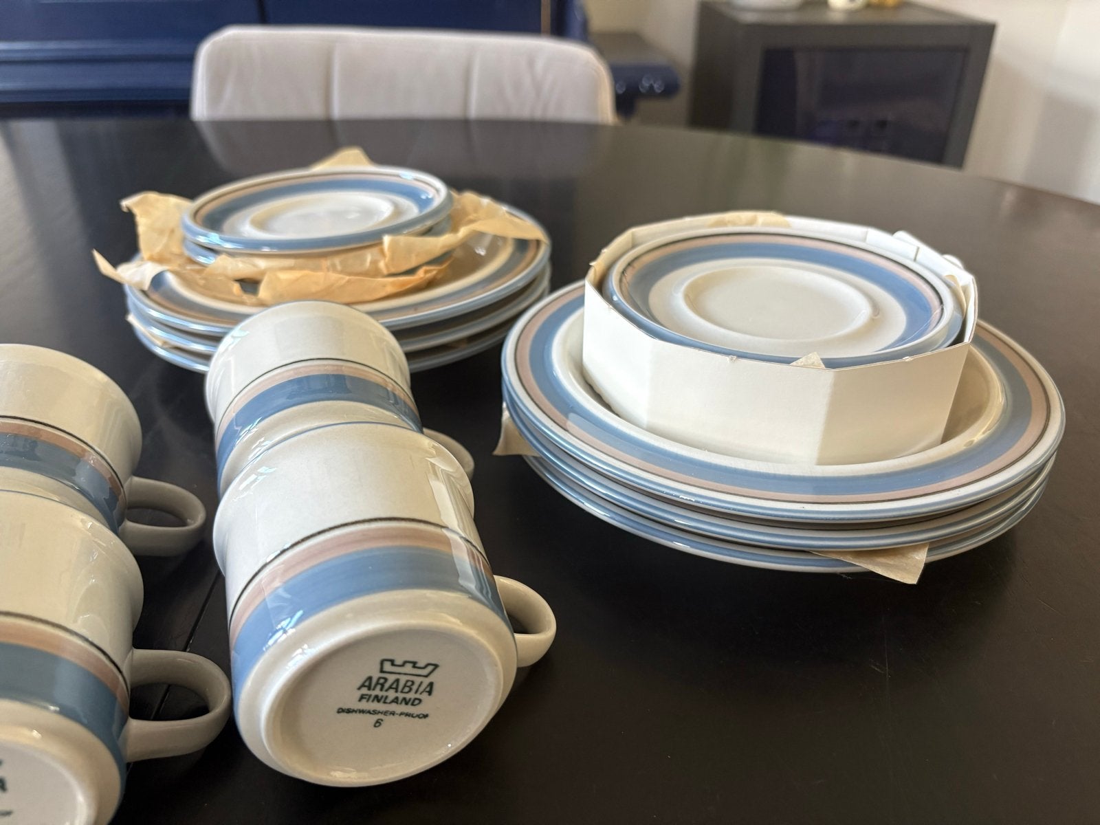 Arabia Finland Uhtua servies - 18-delige set (NIEUW IN DOOS), Ophalen, Arabia, Keramiek, Vintage