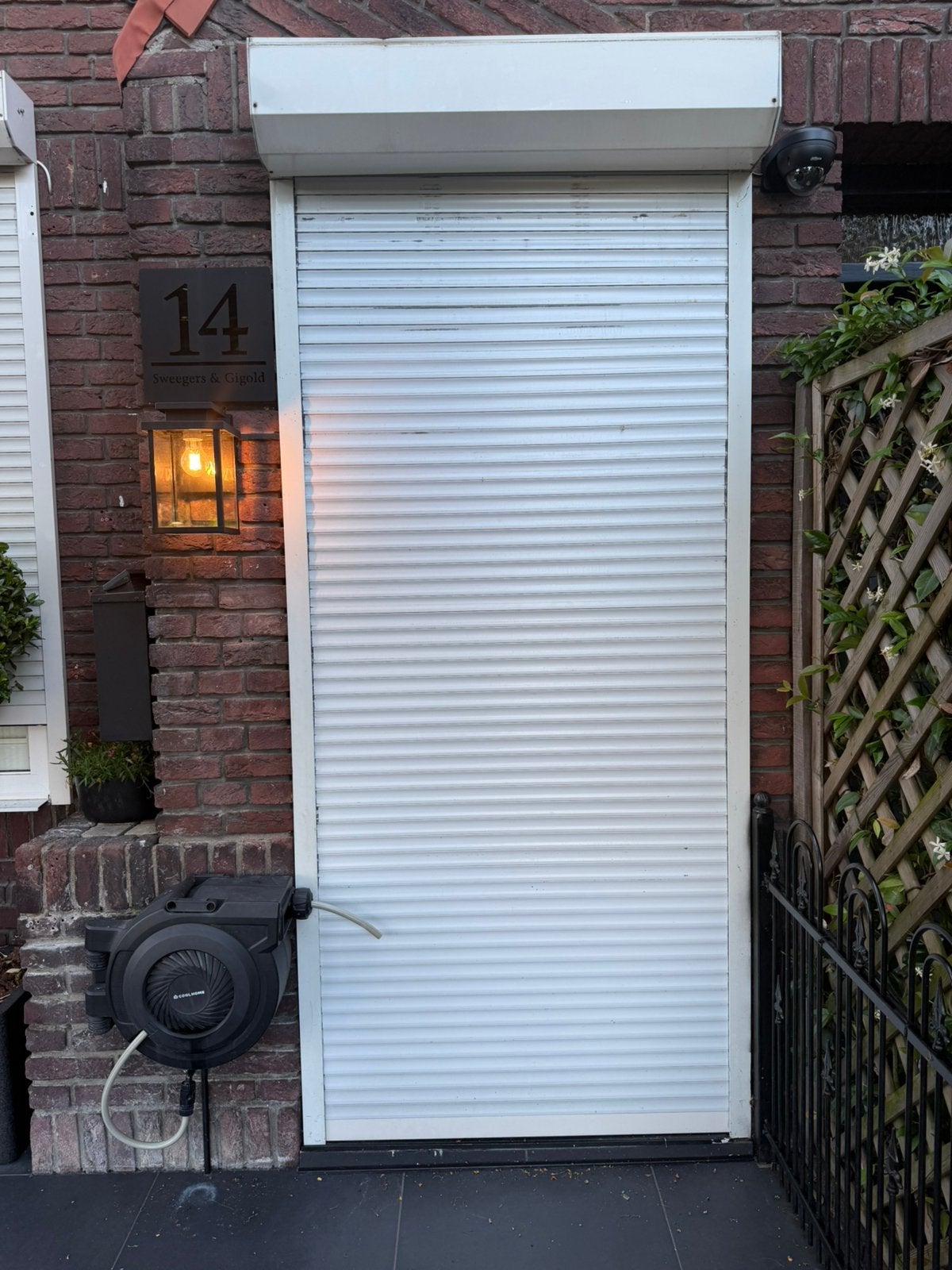 Electrisch rolluik met afstandsbediening, Doe-het-zelf en Verbouw, Rolluiken, Ophalen of Verzenden, Zo goed als nieuw, 200 cm of meer