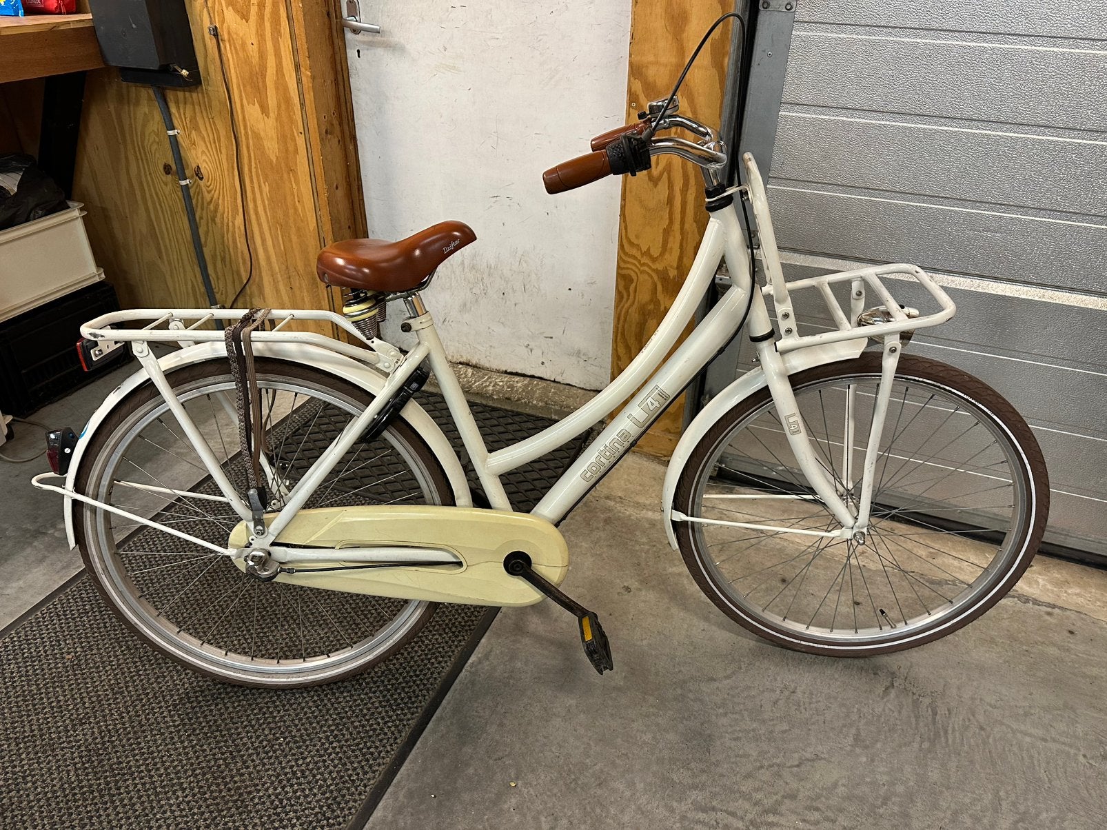 Cortina transport U4 wielmaat 26 inch 3 versnellingen, Ophalen, Zo goed als nieuw, 26 inch of meer, Versnellingen